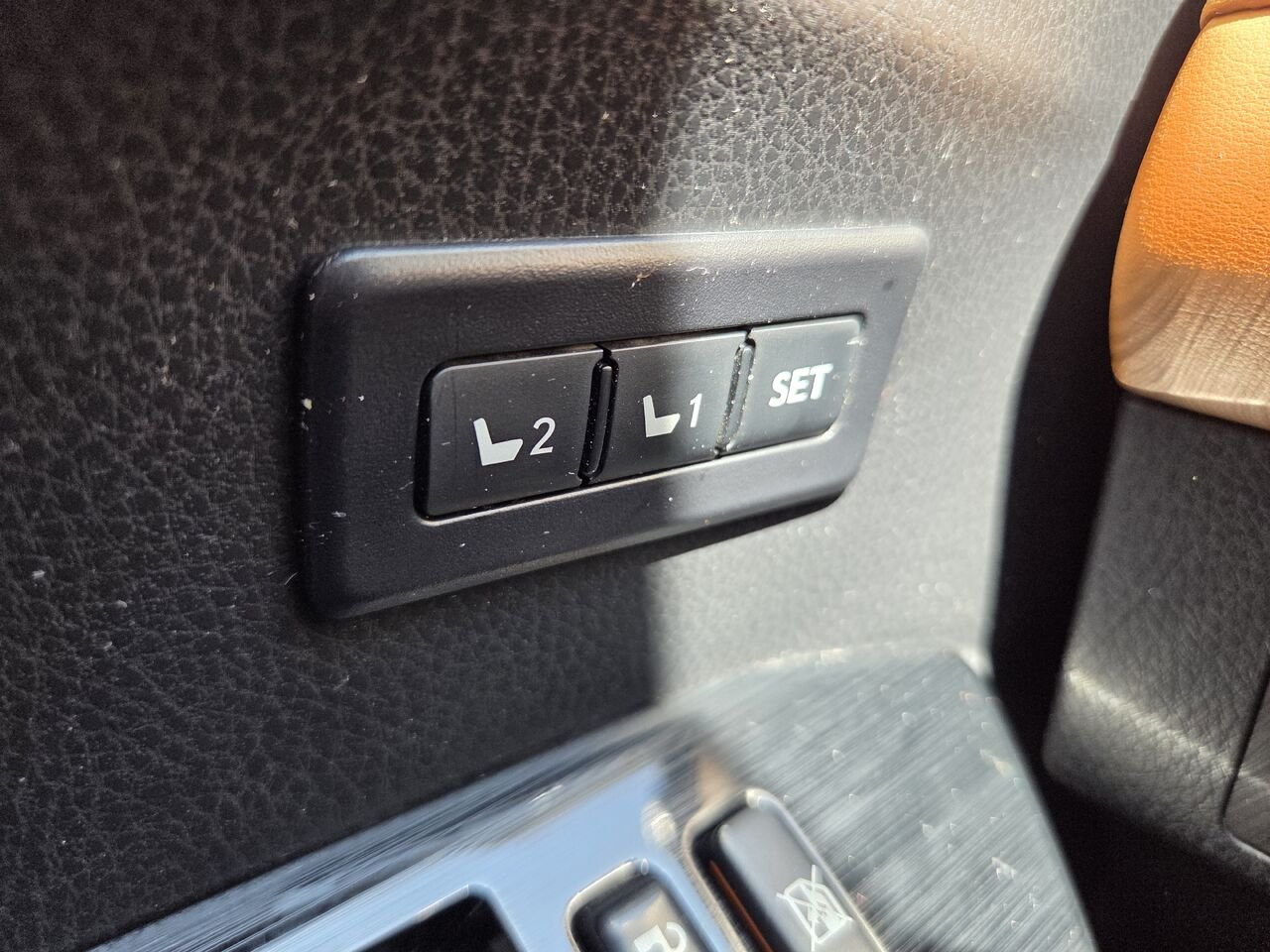 2017 Toyota RAV4 Hybrid White Mont-Laurier - photo #25