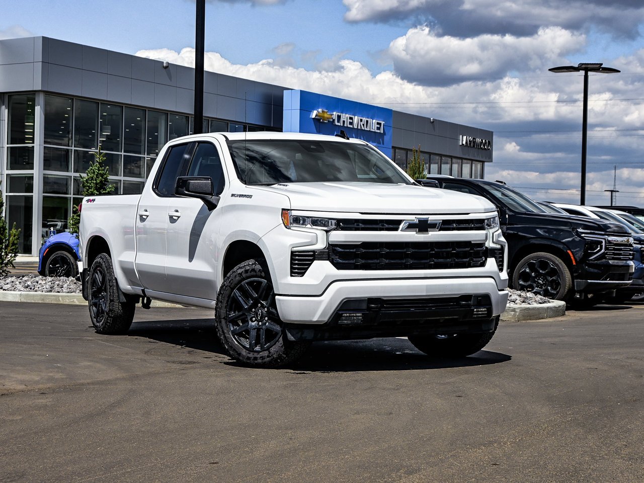 2025 Chevrolet Silverado 1500 4WD Double Cab 147 RST White Sherwood Park - photo #1