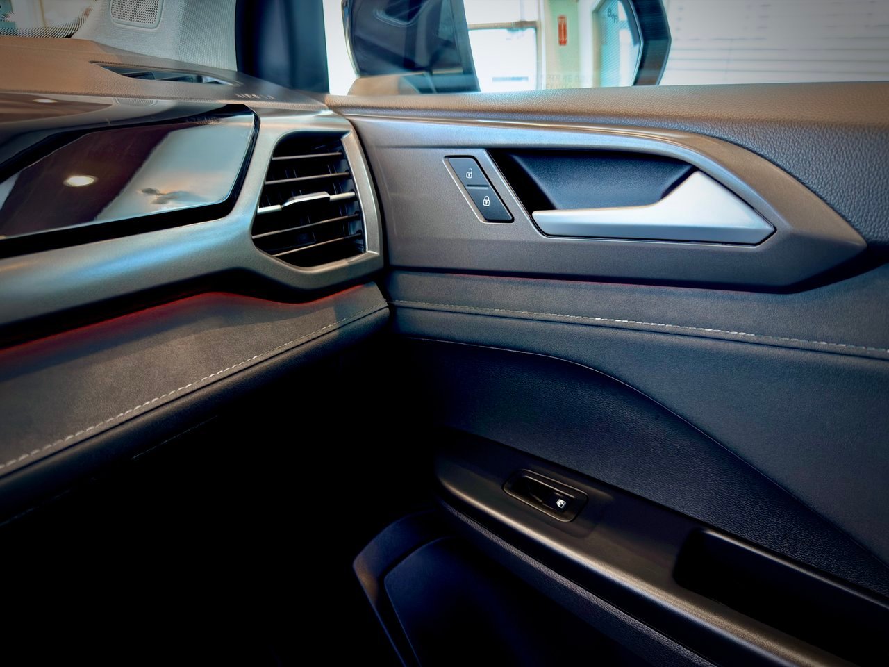Volkswagen Taos 2026 Bleu Notre-Dame-des-Prairies - photo #32