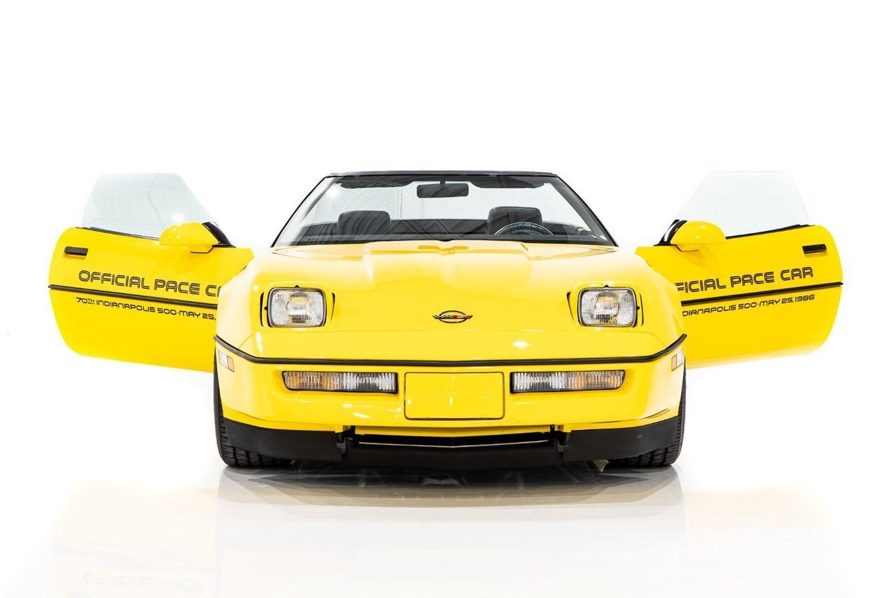 Chevrolet Corvette Pace Car livery with only 17,380km (10,800miles) 1986 Jaune Montréal - photo #49