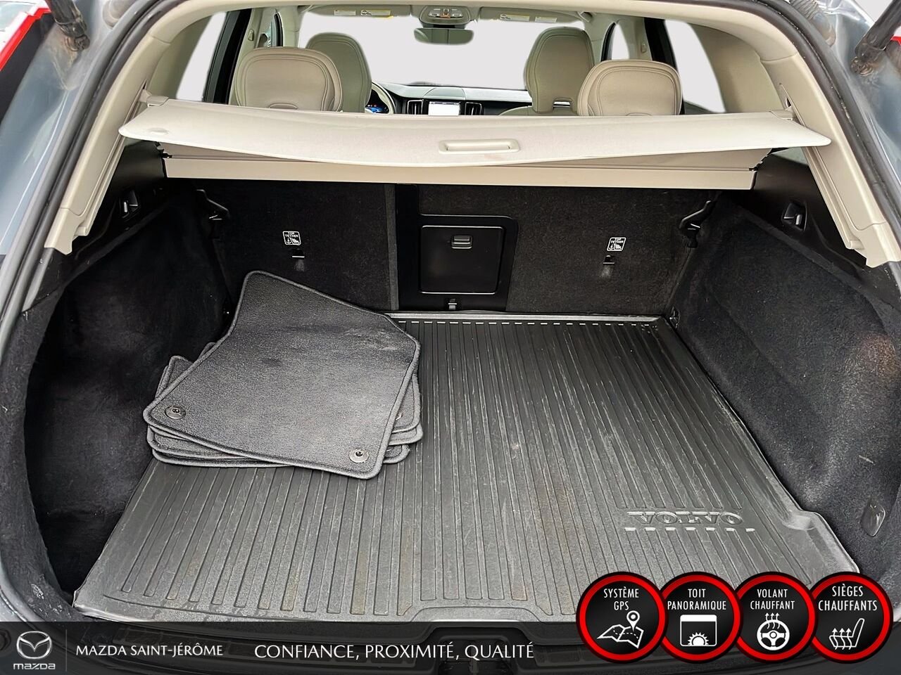 Volvo XC60 B5 PLUS DARK THEME | AWD | CAMÉRA 360 | TOIT PANO | 2024 Gris Saint-Jérôme - photo #23