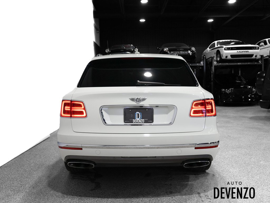 2017 Bentley Bentayga White Saint-Eustache - photo #4