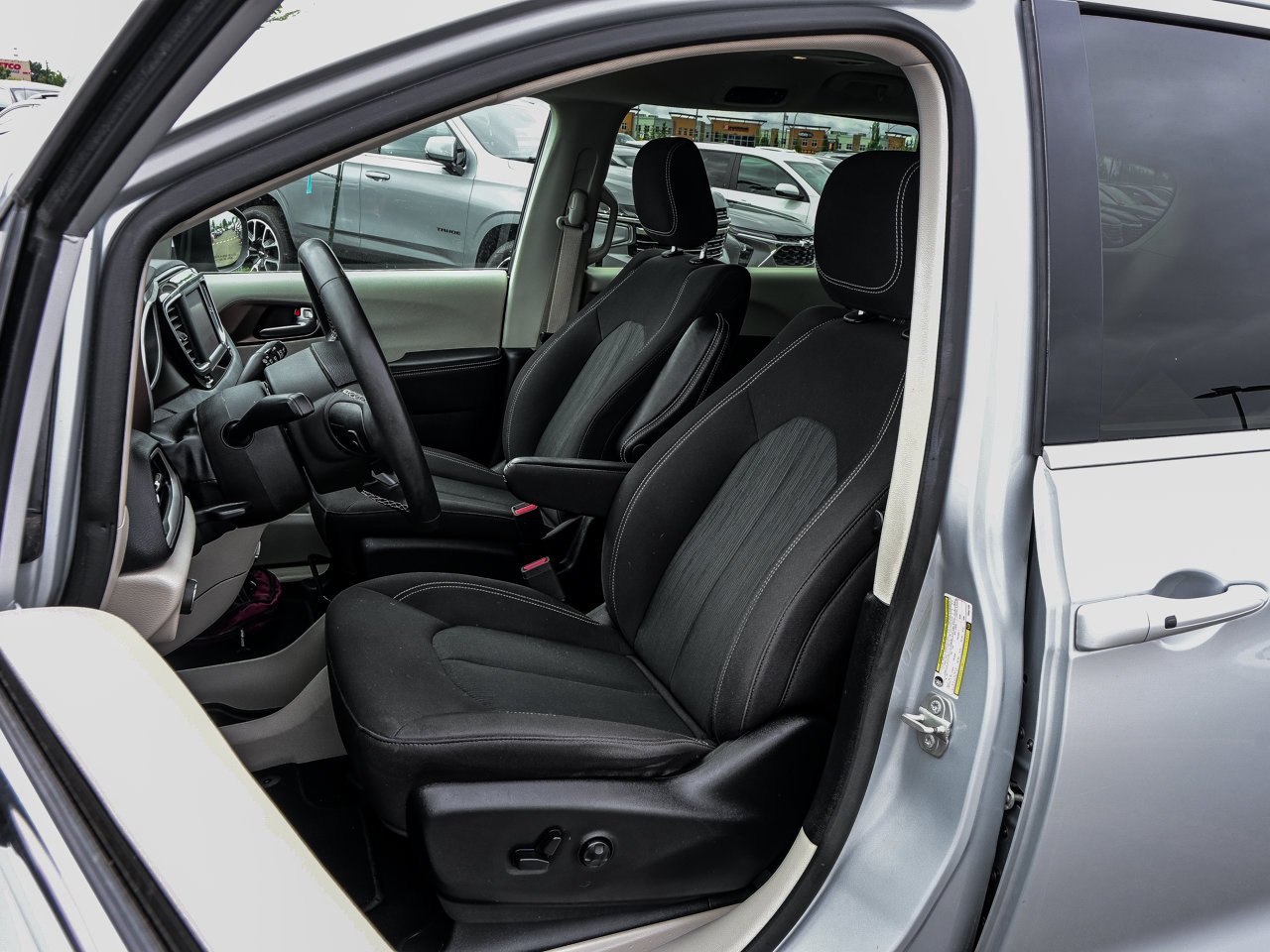 2023 Chrysler Grand Caravan SXT 2WD Grey Sherwood Park - photo #15