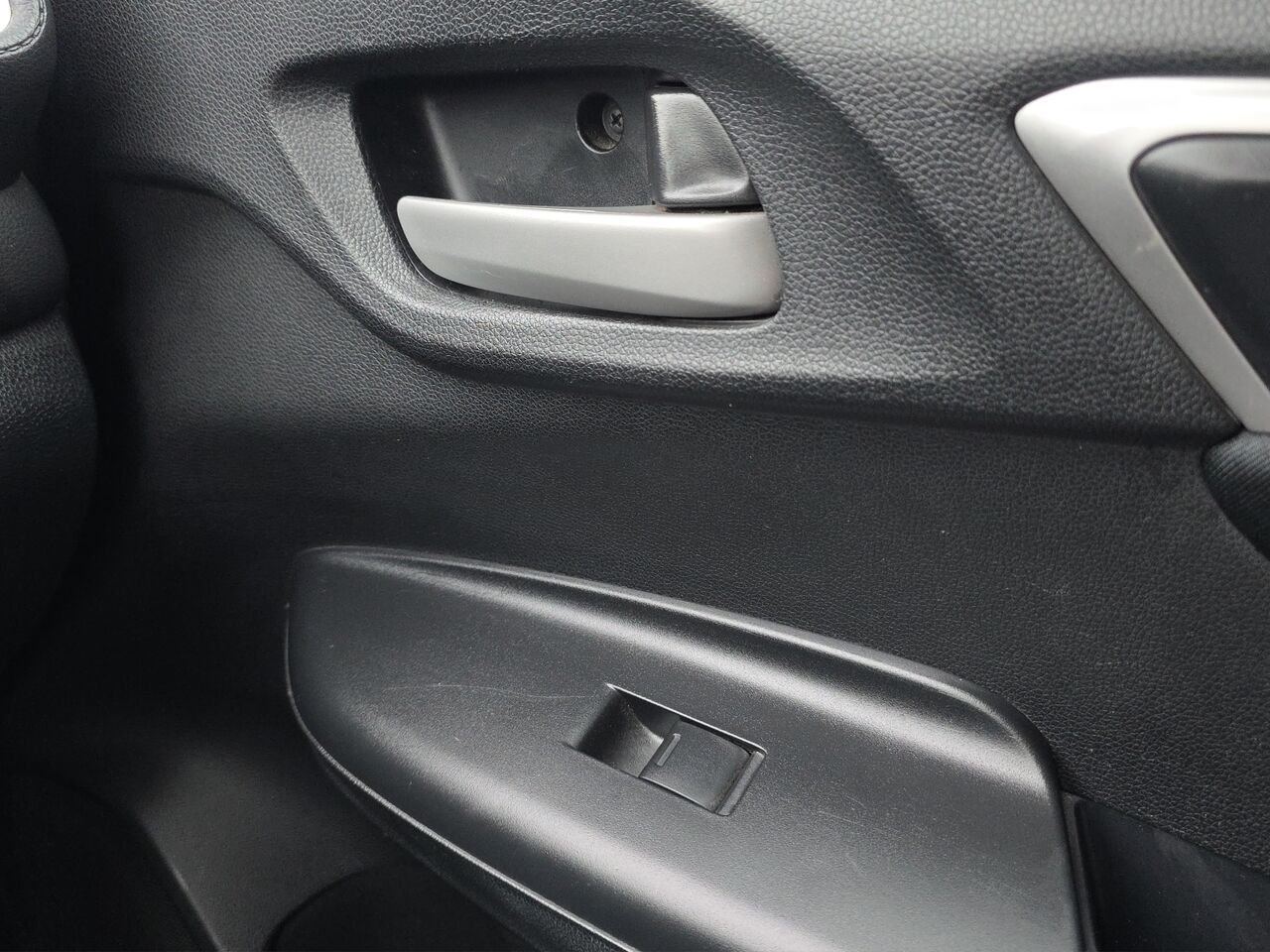 2016 Honda Fit LX à hayon 5 portes CVT, caméra de recul, sièges chauffant, commande audio au volant Grey Val-David - photo #16