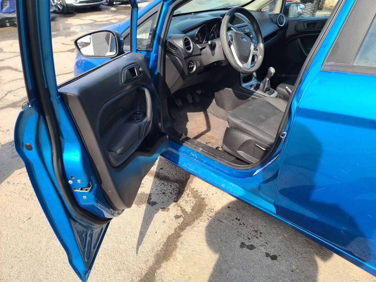 2017 Ford Fiesta Blue  - photo #9