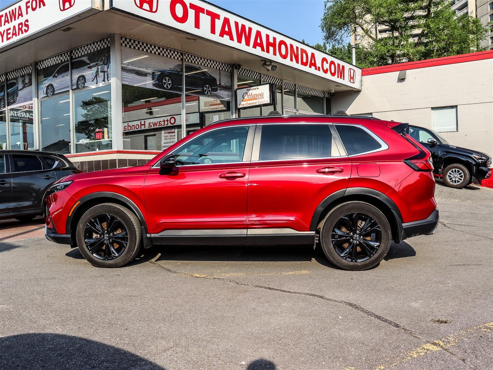 Honda CR-V hybride Touring 2023 Red Ottawa & Gatineau - photo #4