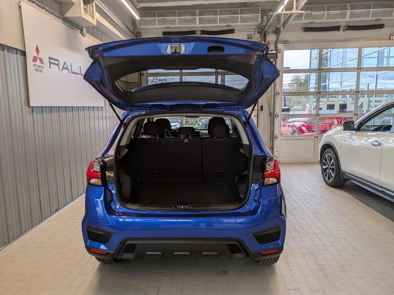 2024 Mitsubishi RVR Blue Gatineau - photo #3