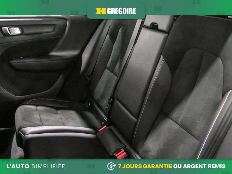 2021 Volvo XC40 White Blainville - photo #27