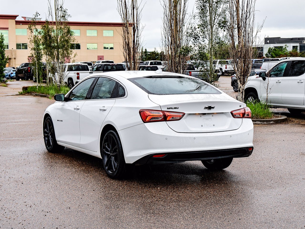 2024 Chevrolet Malibu 4dr Sdn 1LT White Sherwood Park - photo #10