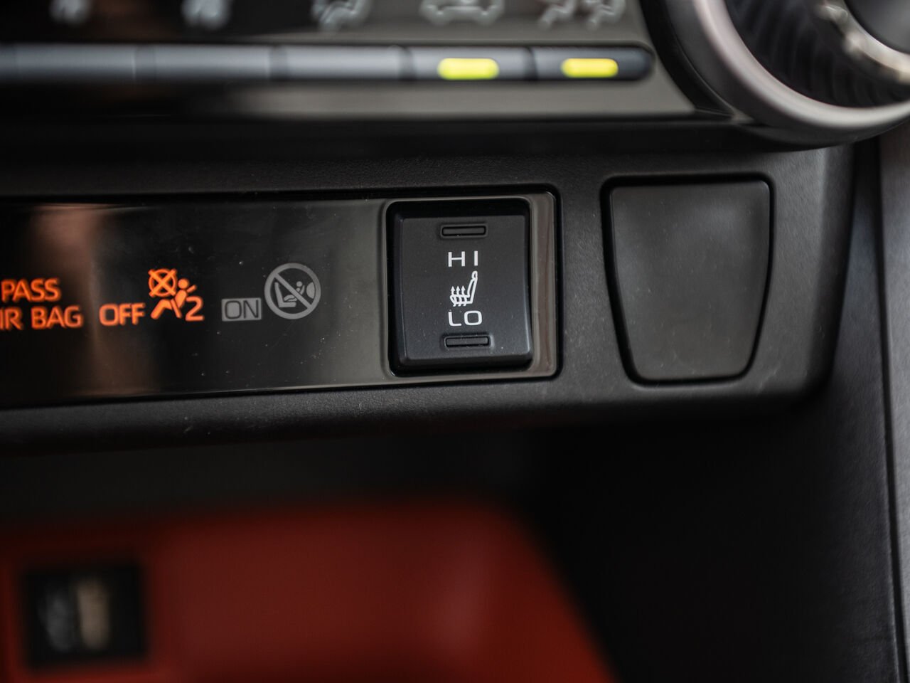 2025 Toyota RAV4 Green Sainte-Julienne - photo #22