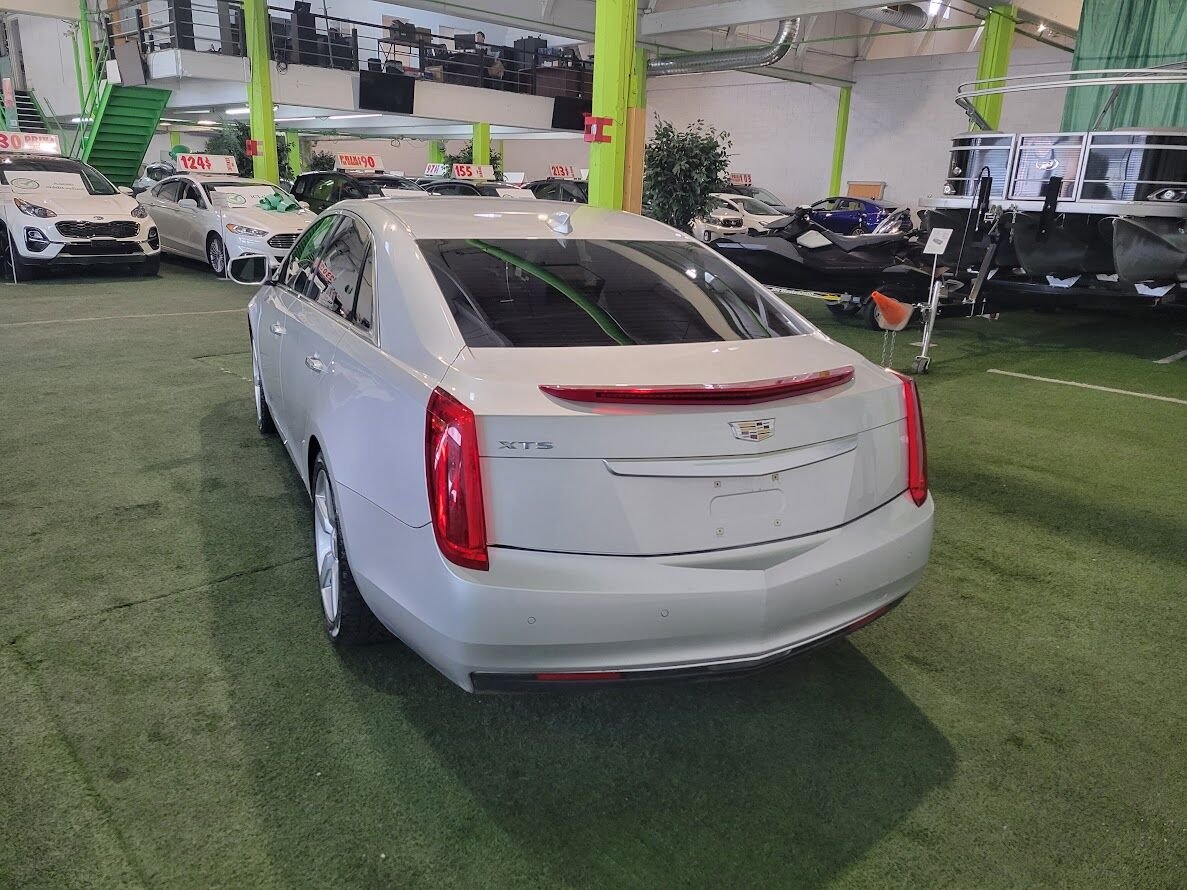 2017 Cadillac XTS Grey  - photo #8