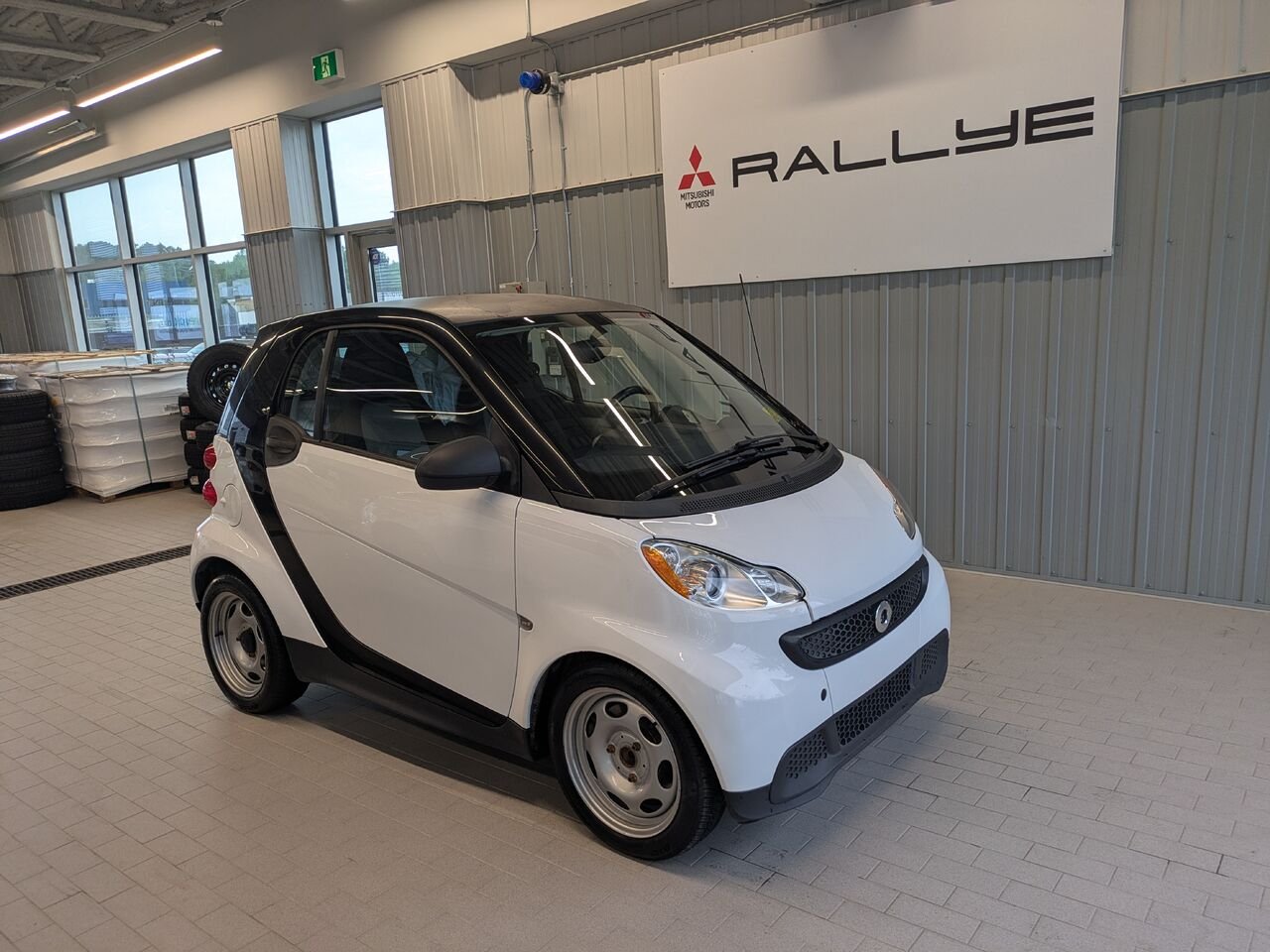 2013 smart fortwo White Gatineau - photo #0
