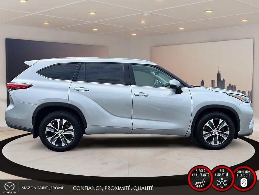 Toyota Highlander XLE | TOIT OUVRANT | CUIR | AWD | 2022 Argent