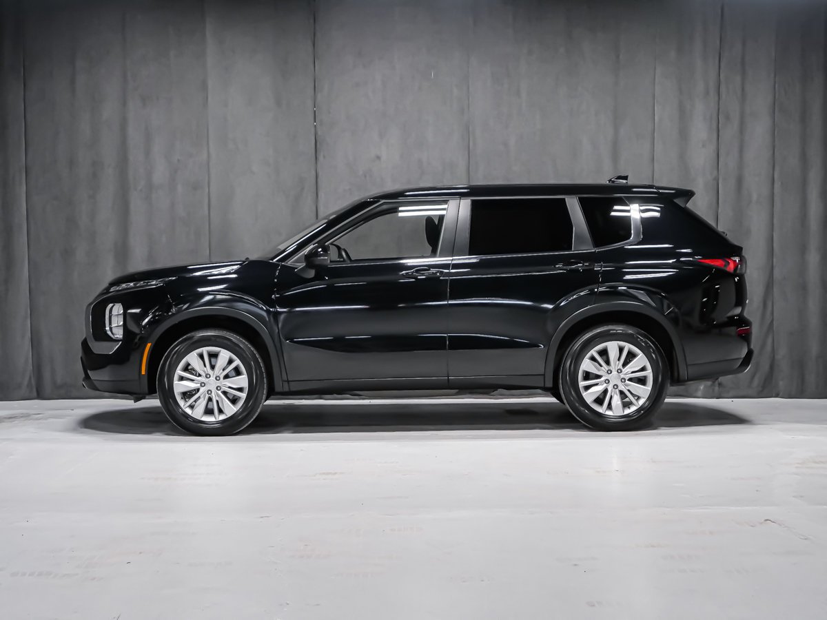 Mitsubishi Outlander ES 2025 Noir Montréal - photo #2