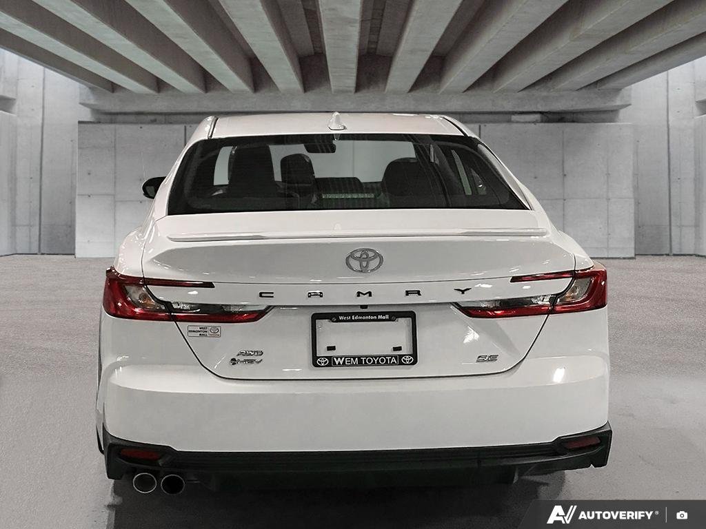 2025 Toyota Camry 2501988A | SE Upgrade White Edmonton - photo #4