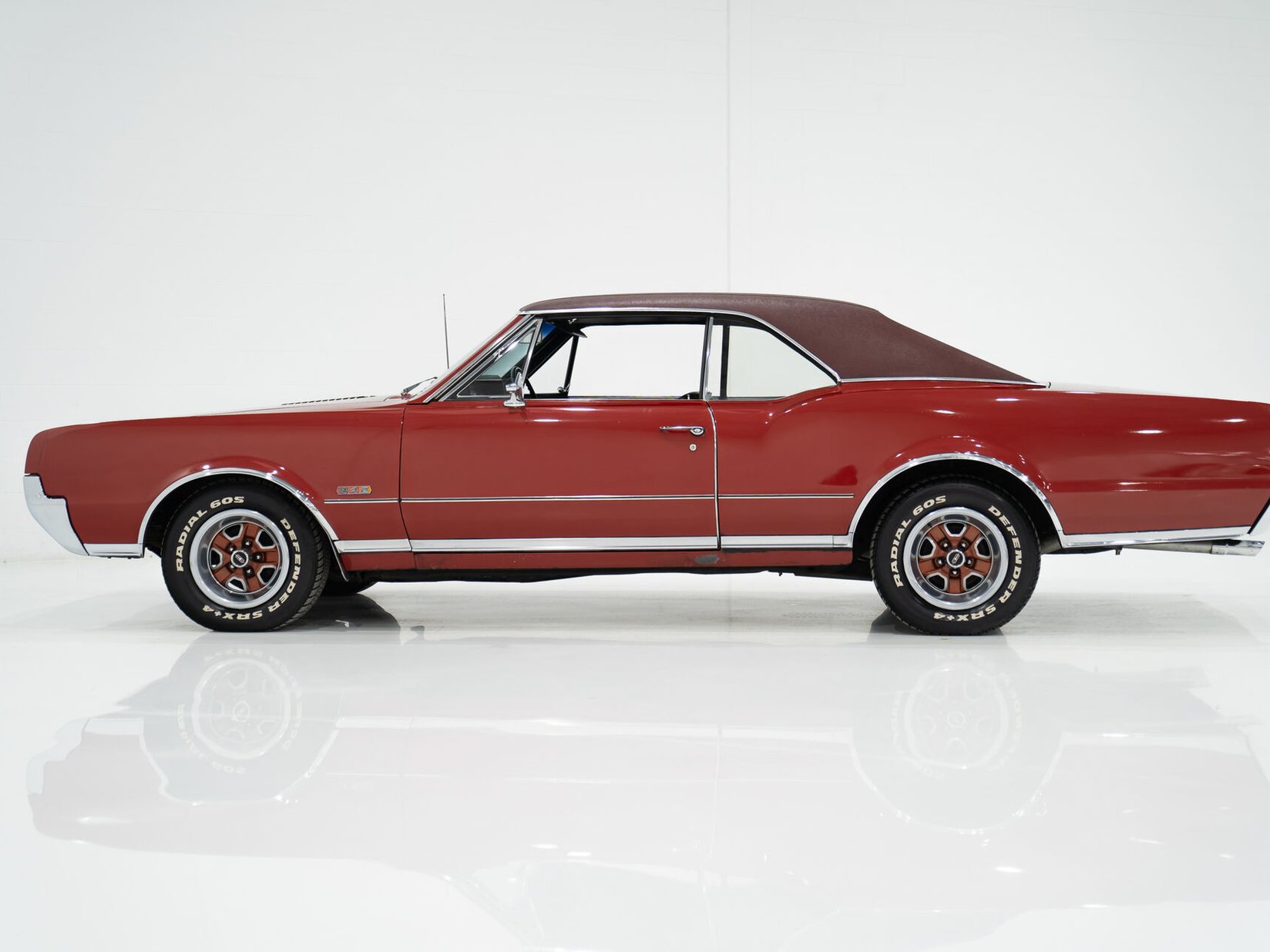 Oldsmobile Cutlass 442 *PRIX EN USD* Numéros entièrement Matching Non restaurée Repeinte une seule fois 1967 Rouge Montréal - photo #76