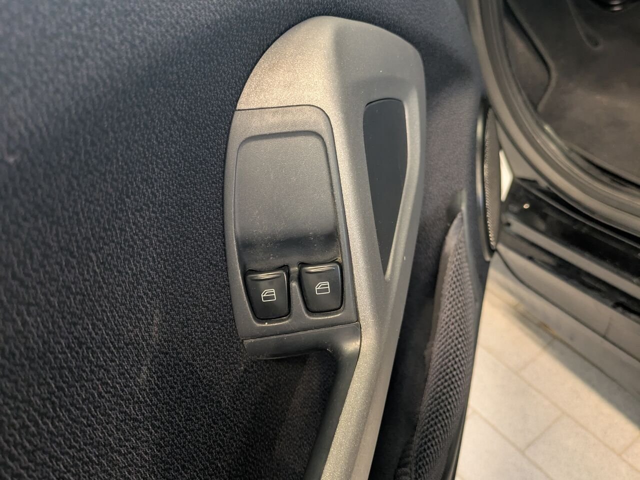 2013 smart fortwo White Gatineau - photo #4