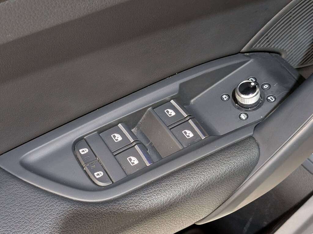 2023 Audi Q5 Technik 45 TFSI quattro Black Val-David - photo #37