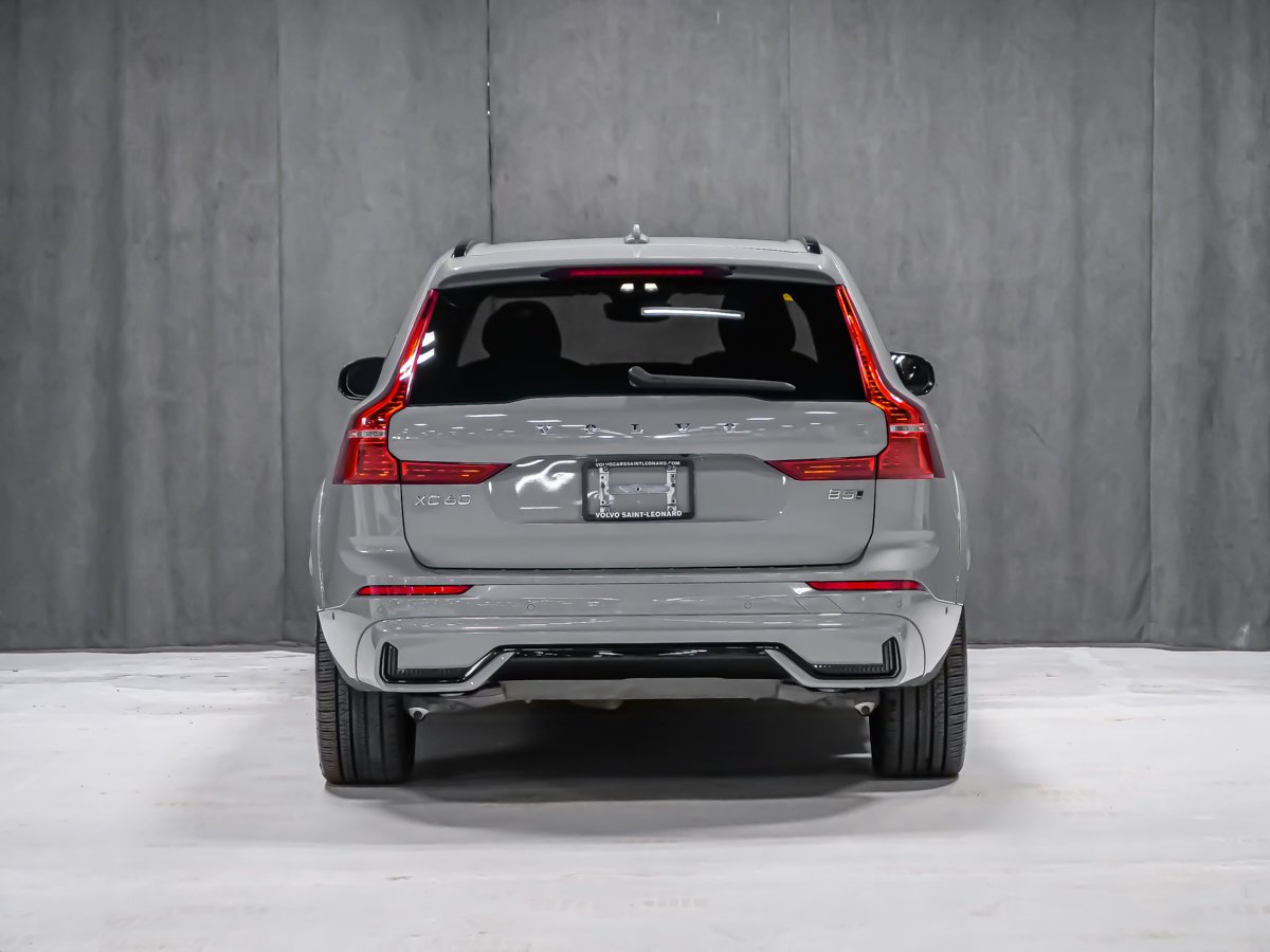 Volvo XC60 Ultimate Dark Theme 2024 Montréal - photo #4