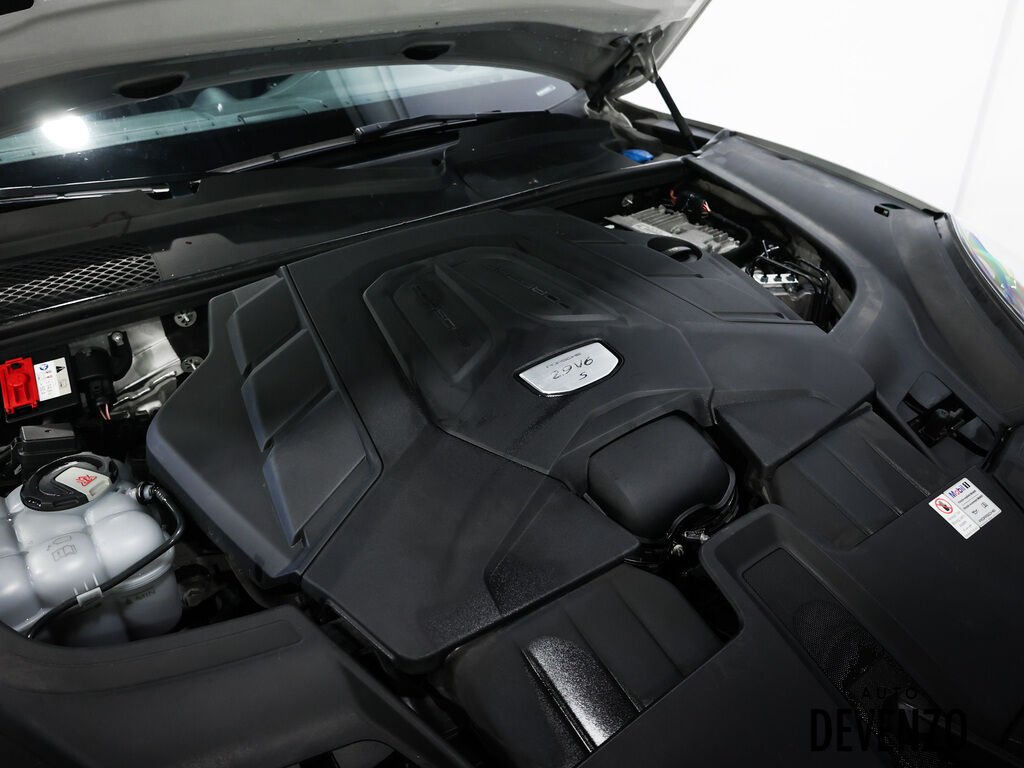 2020 Porsche Cayenne Silver Saint-Eustache - photo #23