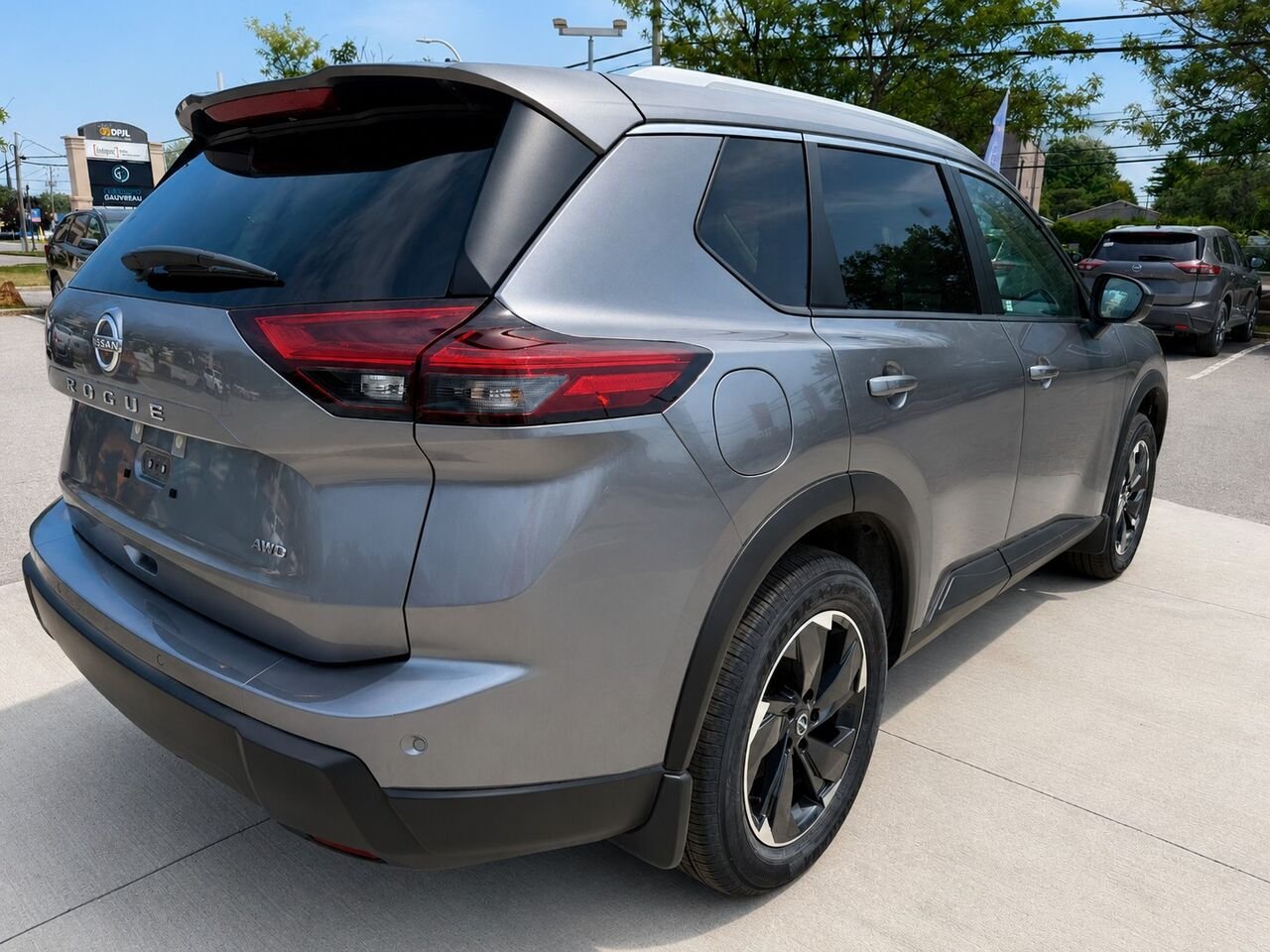 Nissan Rogue ROGUE SV TOIT OUVRANT 2026 Gris poudre métallisé Châteauguay - photo #5