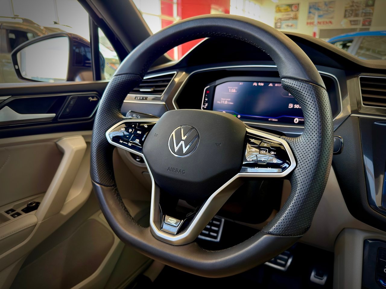 Volkswagen Tiguan 2024 Bleu Notre-Dame-des-Prairies - photo #28