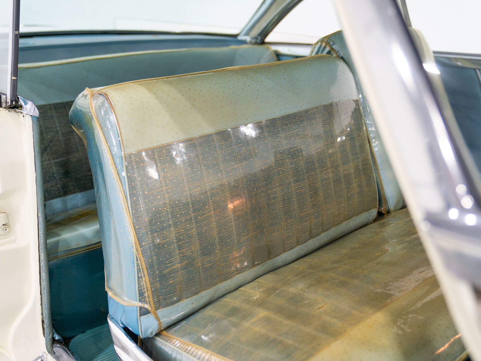 1961 Chrysler Windsor White Montreal - photo #43