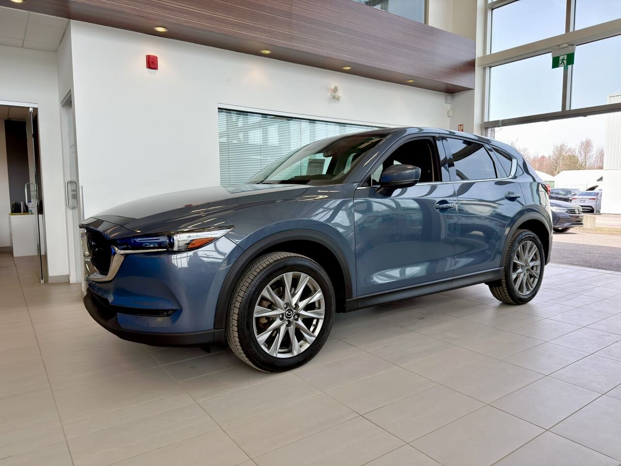 2021 Mazda CX-5 Grey Notre-Dame-des-Prairies - photo #32