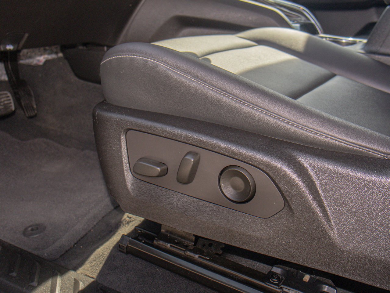 2024 GMC Canyon 4WD Crew Cab Elevation Black Sherwood Park - photo #18