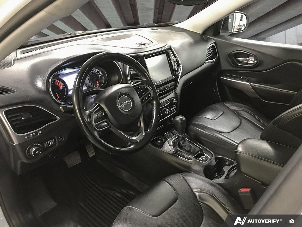 2019 Jeep Cherokee 2601086A | Limited White Edmonton - photo #12