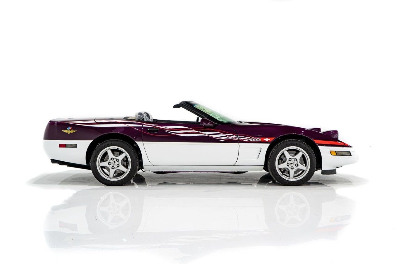 Chevrolet Corvette *PRIX EN USD* RPO Z4Z PACE CAR PRESENTED IN DELIVERY PACKAGING WITH ONLY 192MILES (307KM) FROM NEW 1995 Blanc Montréal - photo #47