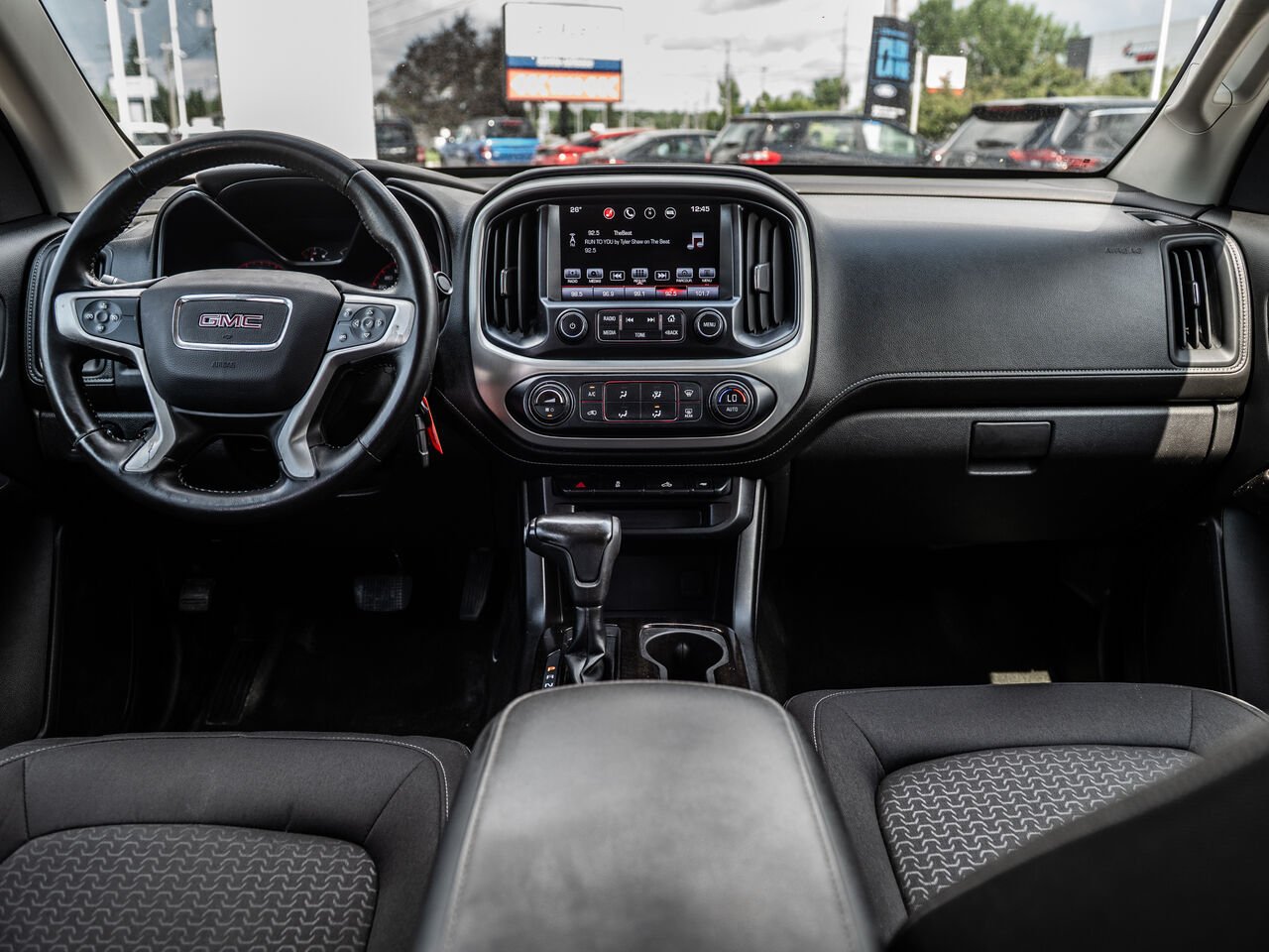 GMC Canyon 2016 Rouge Sainte-Julienne - photo #22