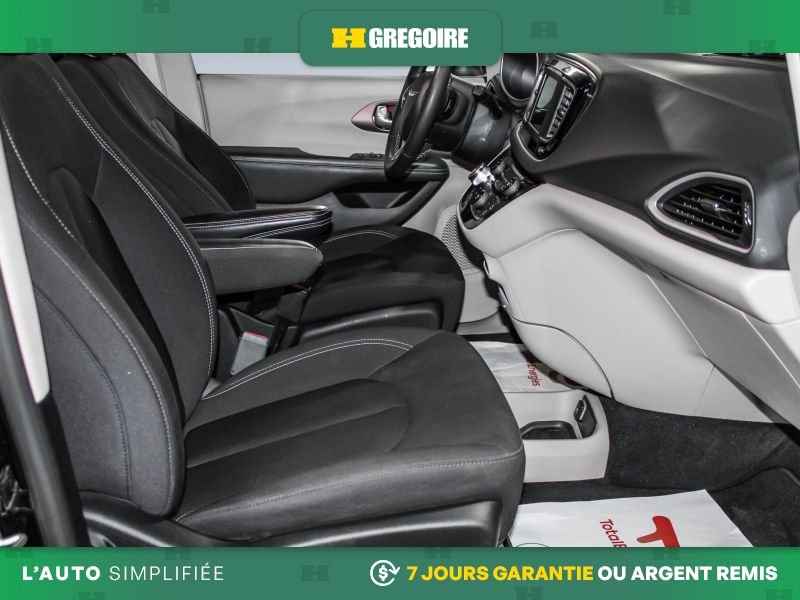 2024 Chrysler Grand Caravan Black Blainville - photo #21