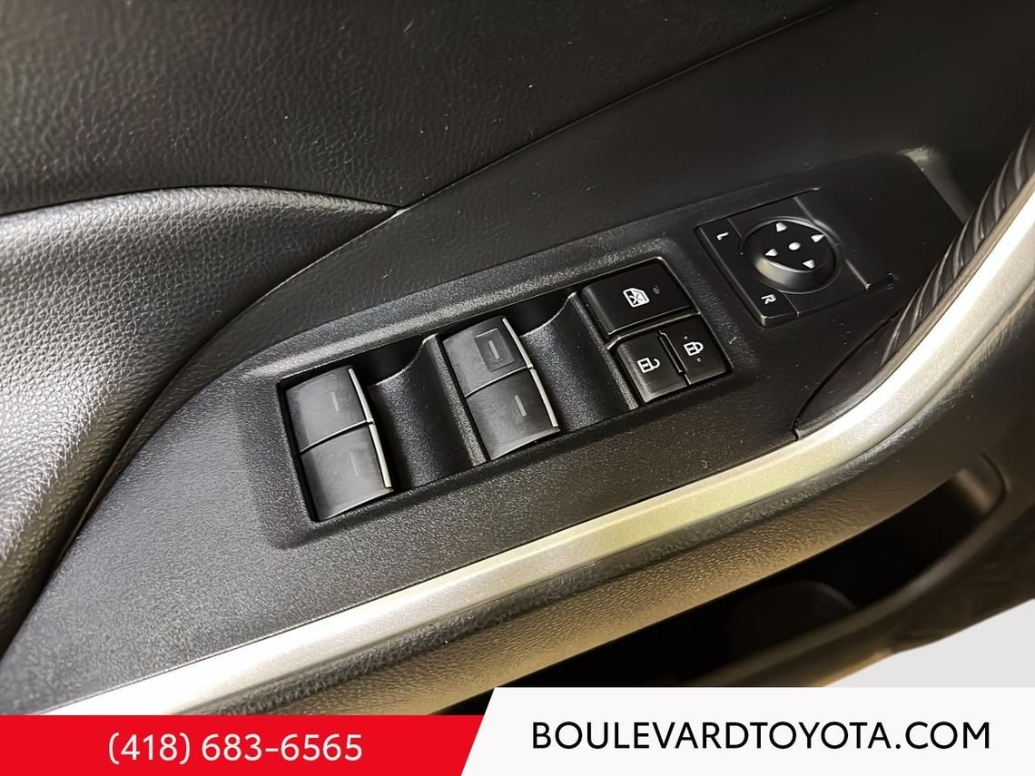 Toyota RAV4 Hybride 99232A-83 | XLE, AWD 2023 Gris Québec - photo #17