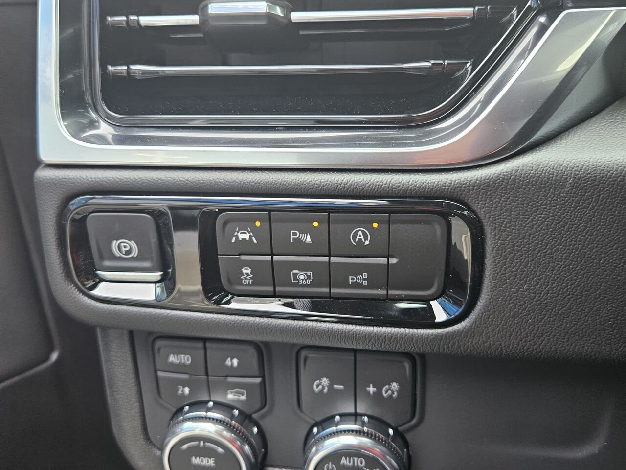 GMC Yukon 4 RM 4 portes Denali 2026 Blanc glacier 3 couches Thetford Mines - photo #14