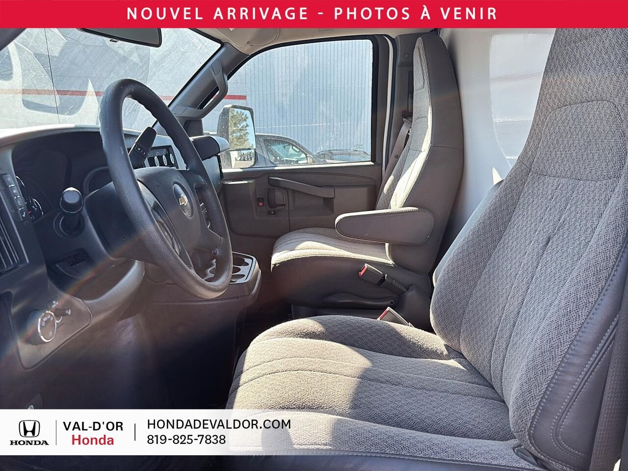 2025 Chevrolet Fourgonnette commerciale tronquée Express 3500 fourgonnette 159 po White Val-d'Or - photo #5
