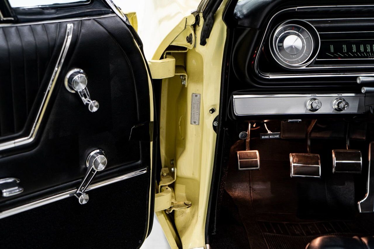 1965 Chevrolet Impala SS *PRIX EN USD* 396/325HP 4spd frame off restoration Yellow Montreal - photo #85