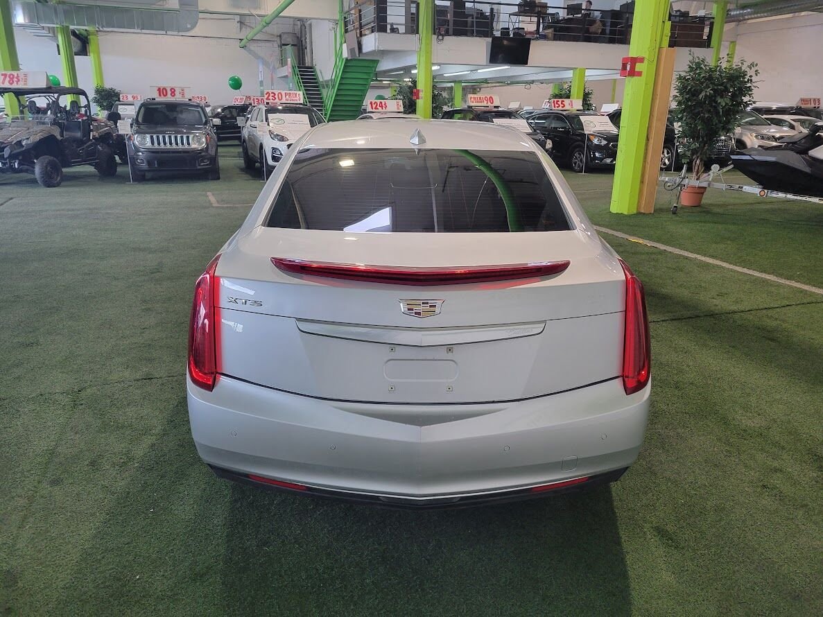 2017 Cadillac XTS Grey  - photo #9