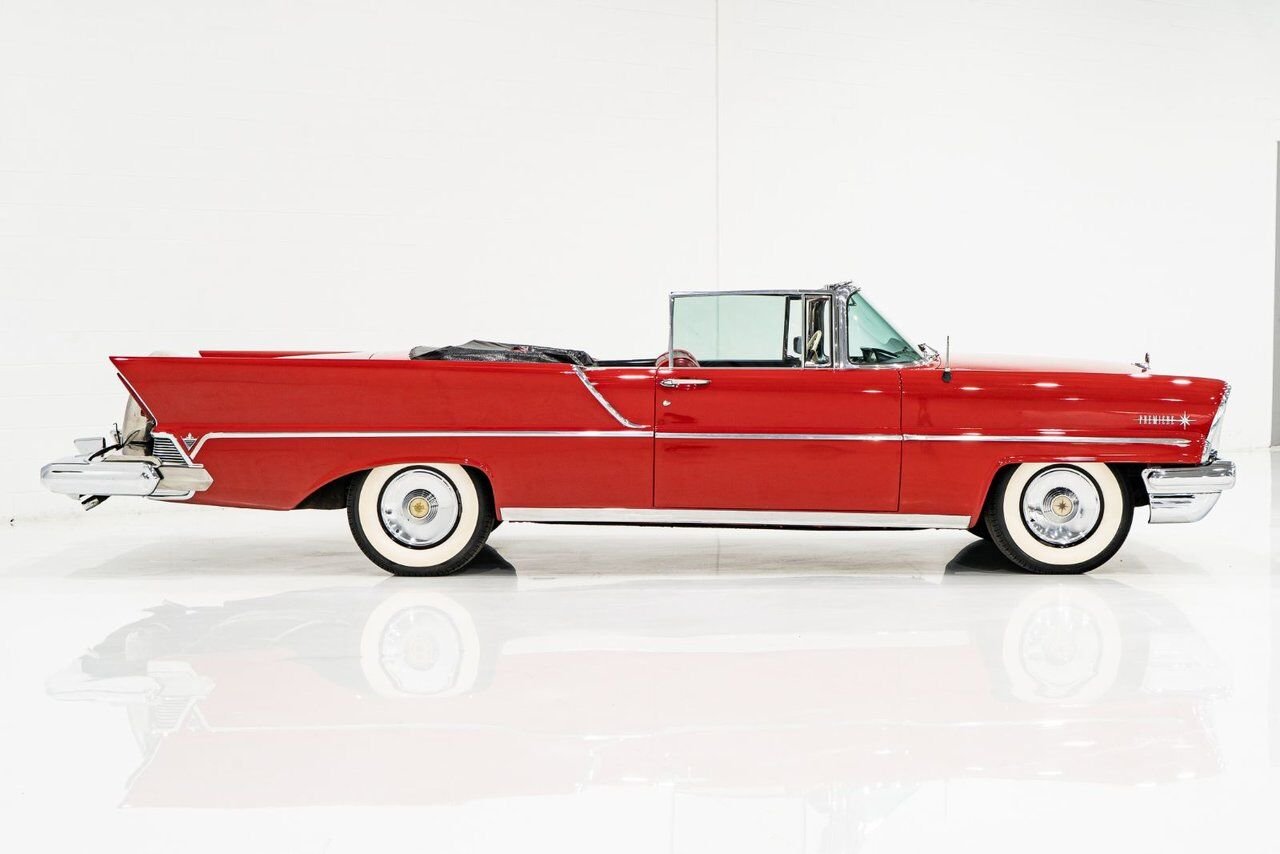 Lincoln Premiere **PRICE IN USD** 1957 Rouge Montréal - photo #2