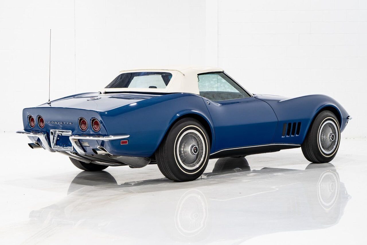 Chevrolet Corvette *PRIX EN USD* Matching numbers Top flight with extensive documentation 1968 Bleu Montréal - photo #30