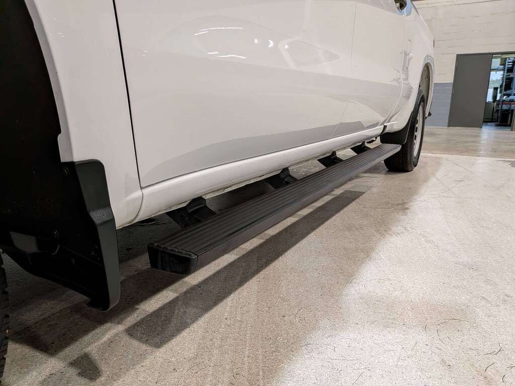 2023 Chevrolet Silverado 1500 4WD Crew Cab 157" Work Truck White Val-David - photo #34