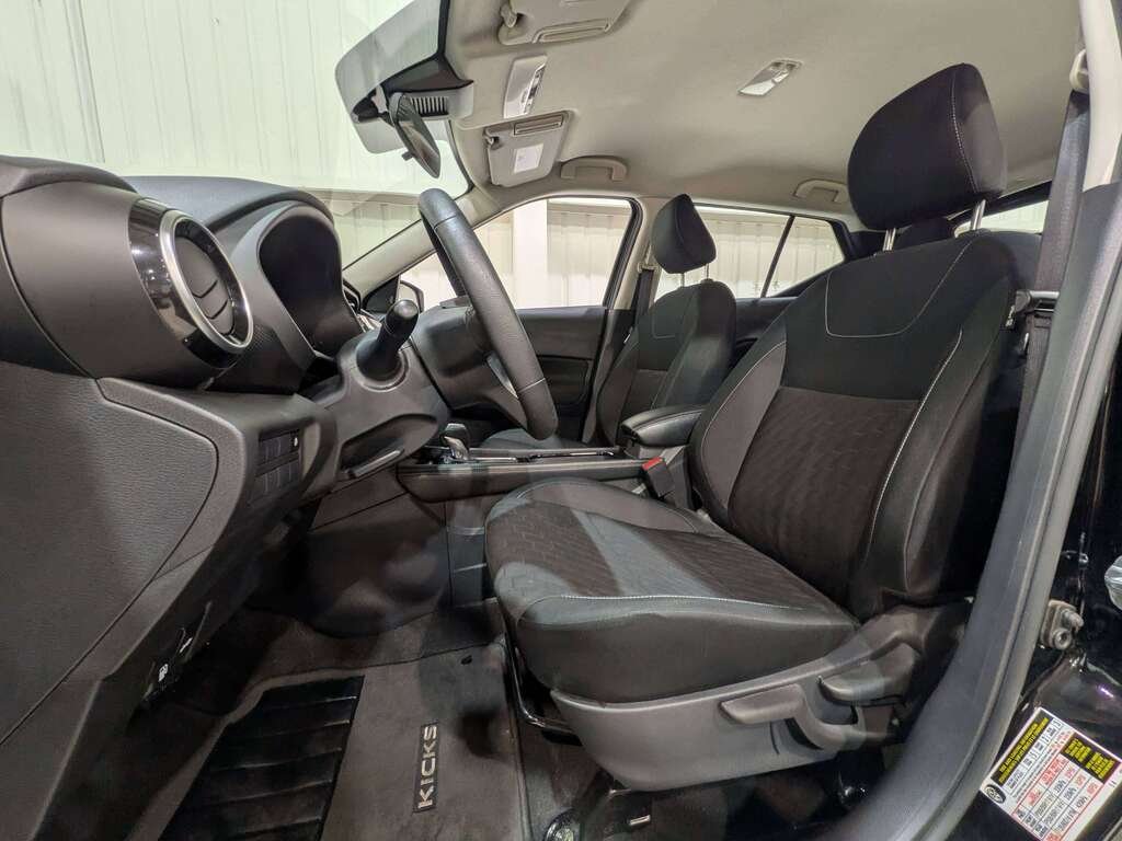 2024 Nissan Kicks SV FWD Black Val-David - photo #1