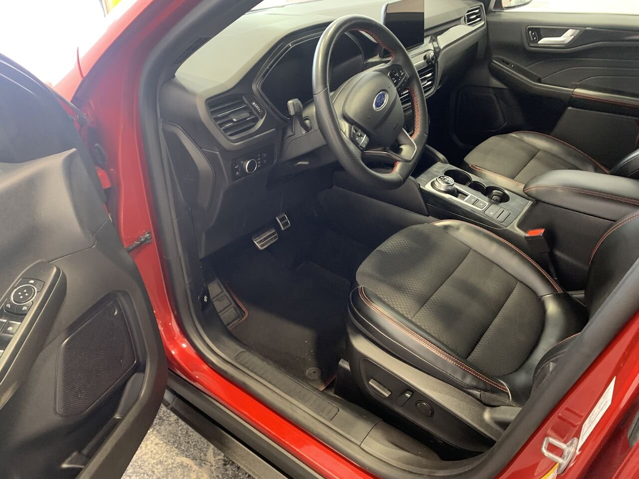 2023 Ford Escape ESCAPE ST-LINE HYBRIDE AWD Red Châteauguay - photo #27