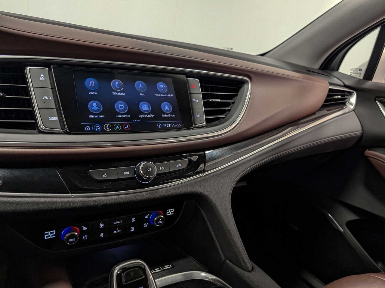BUICK ENCLAVE AVENIR AWD 7 Places Toit Ouvrant 5000lbs Capacité Remorquage 2020 Blanc Sherbrooke - photo #16