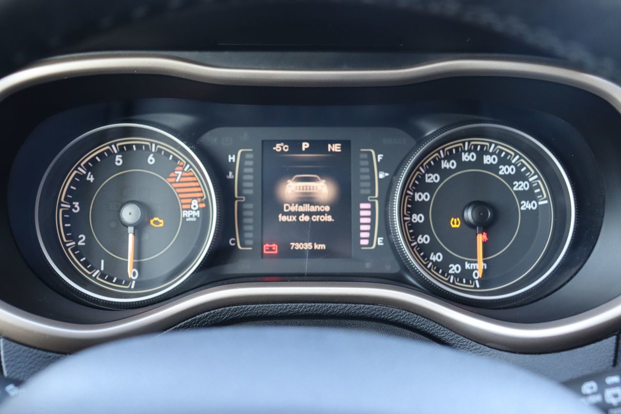 2016 Jeep Cherokee VIN 1C4PJMAS2GW378122 Black Chicoutimi - photo #16