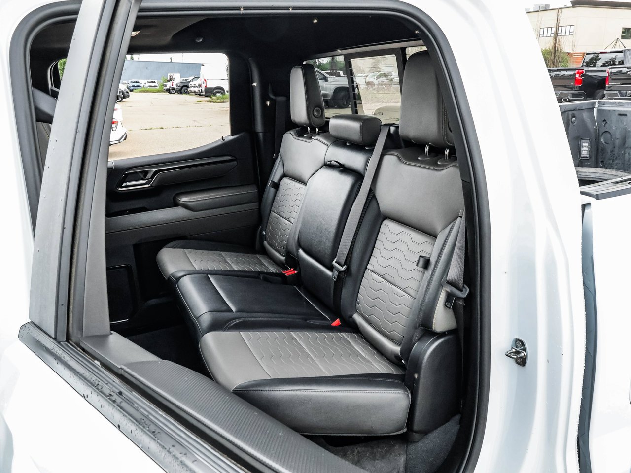 2022 Chevrolet Silverado 1500 4WD Crew Cab 147 ZR2 White Sherwood Park - photo #15