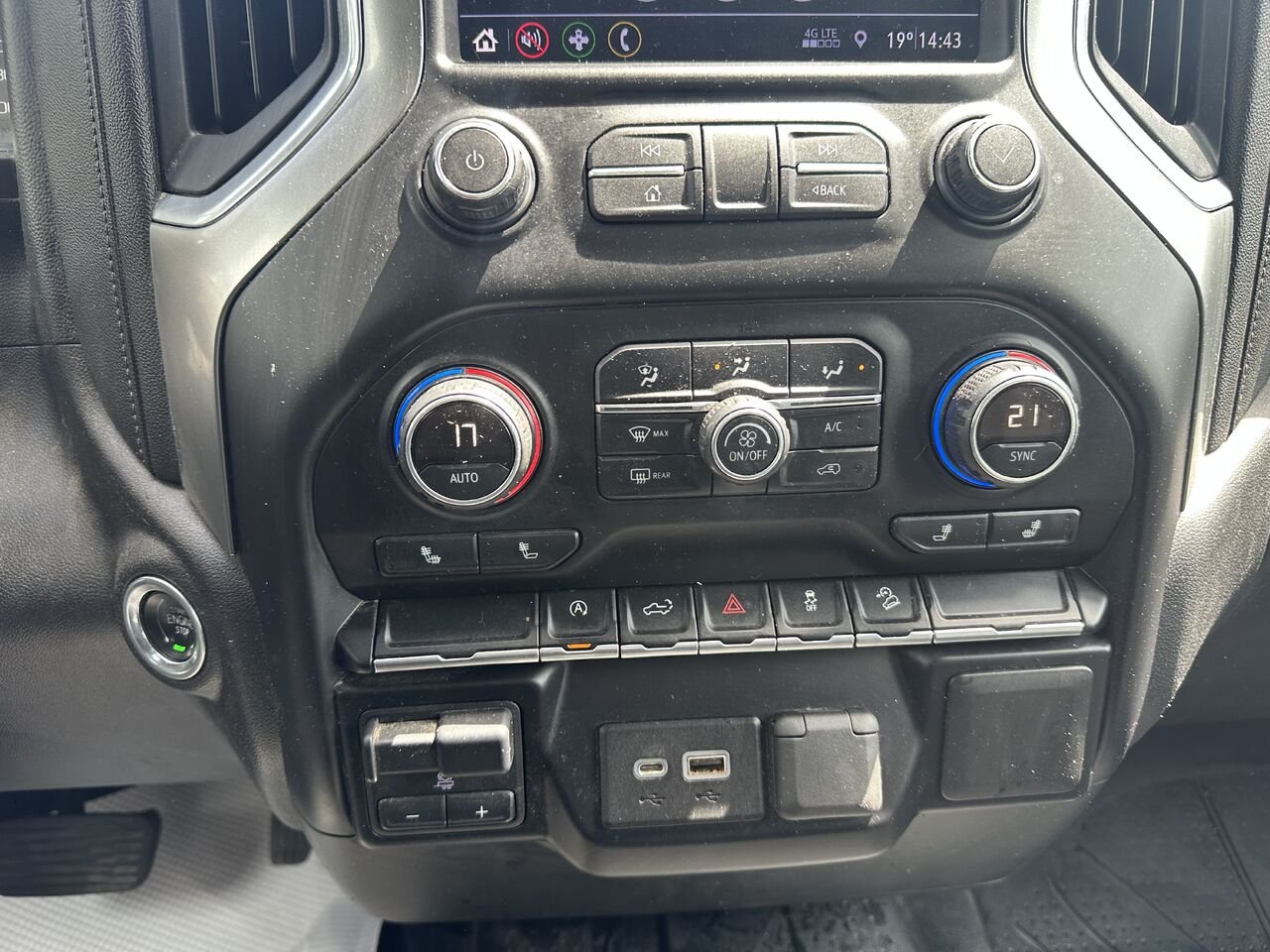 CHEVROLET SILVERADO K1500 RST RST cabine multiplace 4RM 157 po 2019 Bleu Ottawa & Gatineau - photo #8