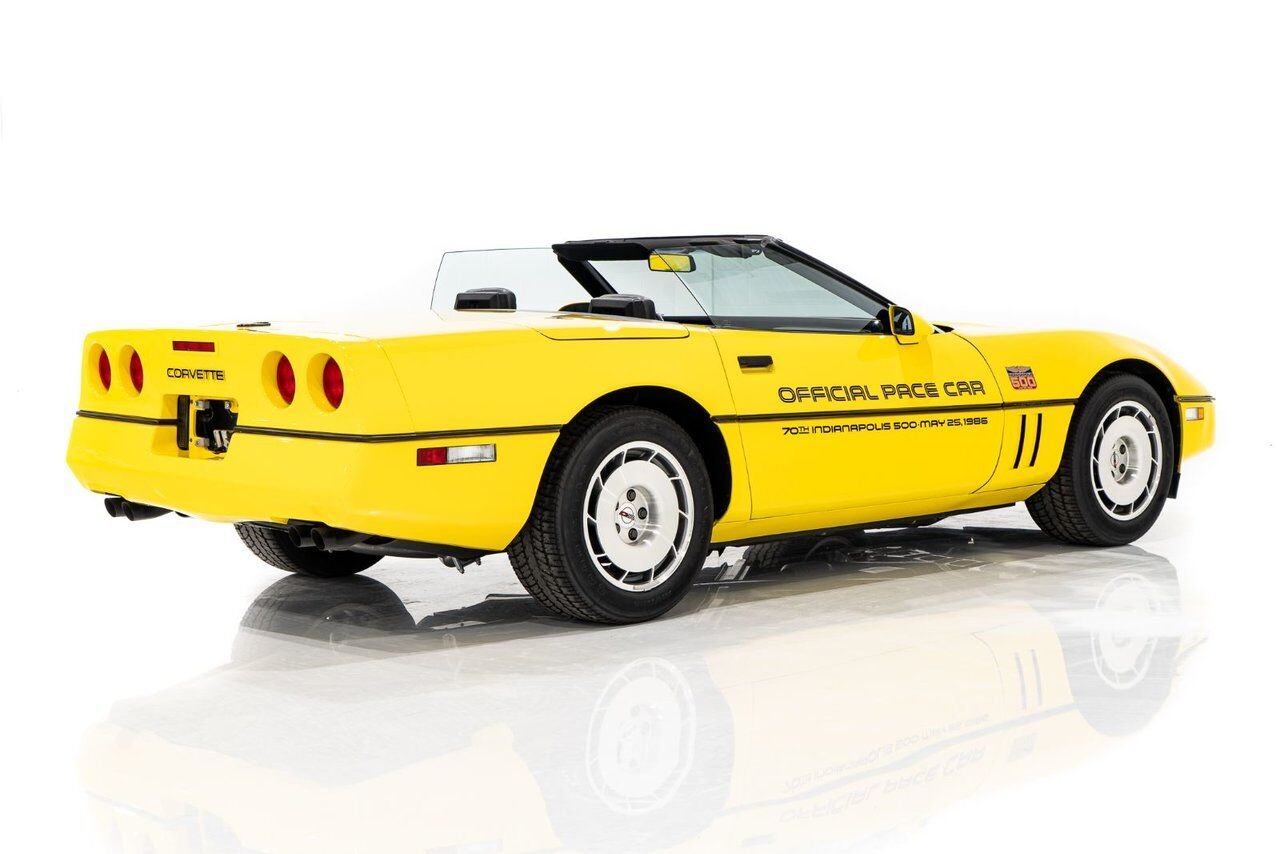 Chevrolet Corvette Pace Car livery with only 17,380km (10,800miles) 1986 Jaune Montréal - photo #42