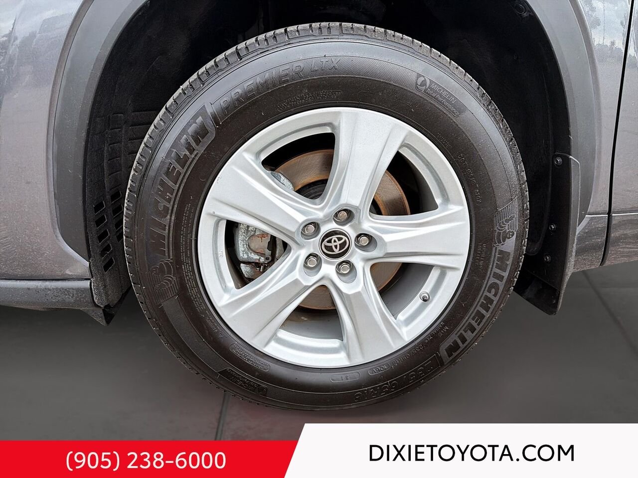 2023 Toyota Highlander LE AWD / CLEAN CARFAX / HEATED SEATS / TOYOTA SAFETY SENSE / CARPLAY AND ANDROID AUTO Magnetic Grey Metallic Mississauga - photo #6