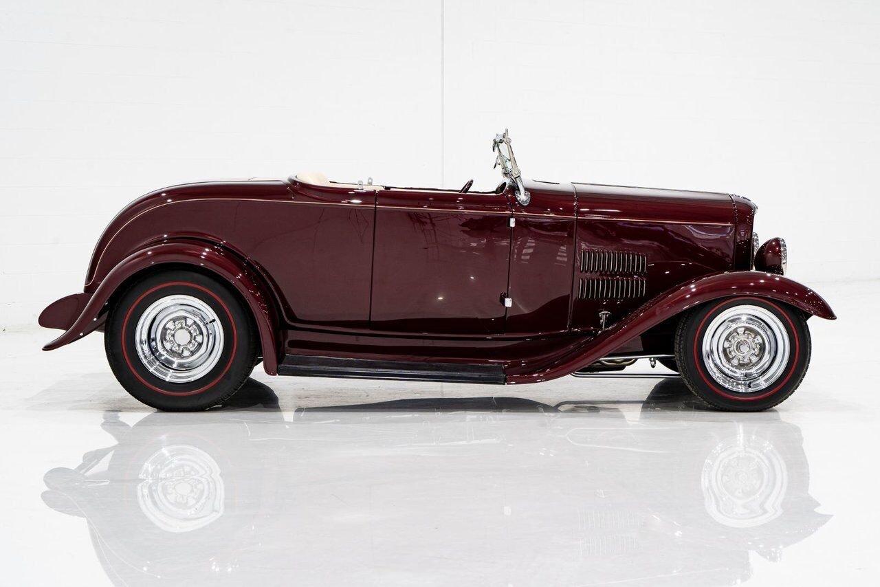 1932 Ford Highboy Lobeck creation spectacular presentation **PRICE IN USD** Red Montreal - photo #28